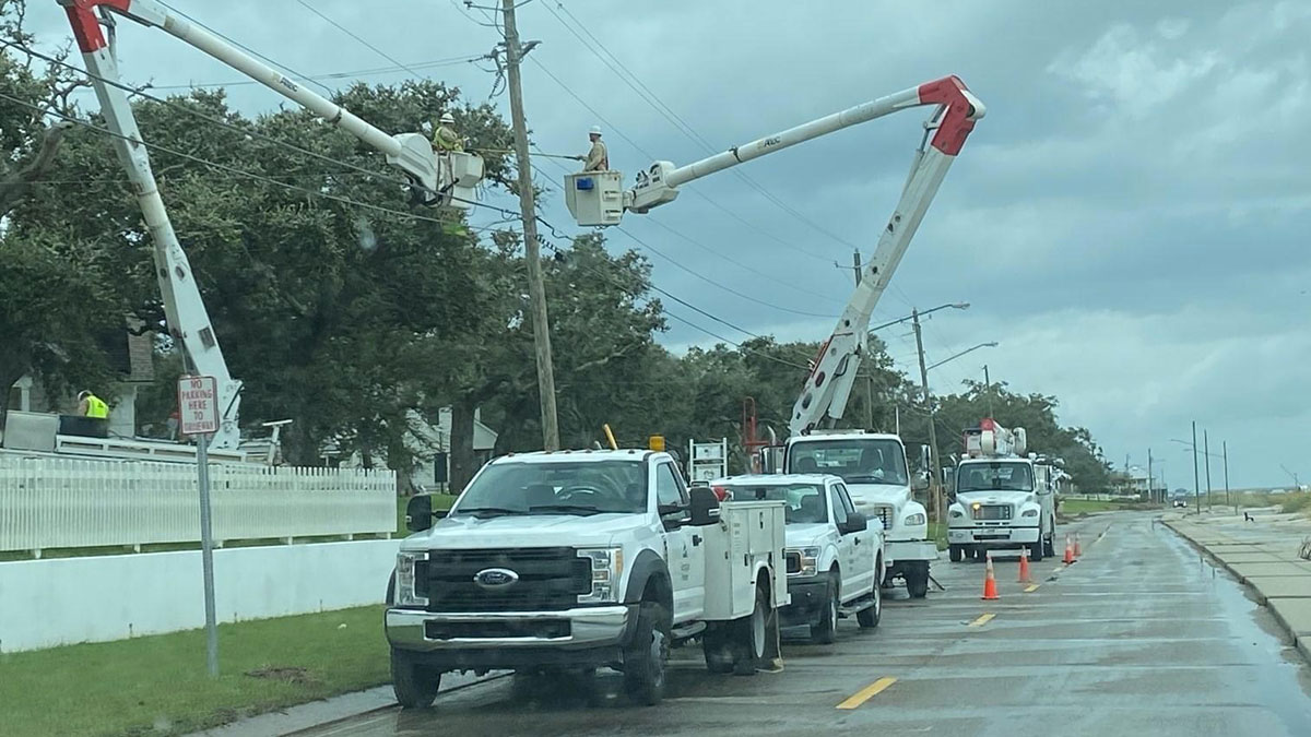 Crews restoring power after Hurricane Ida